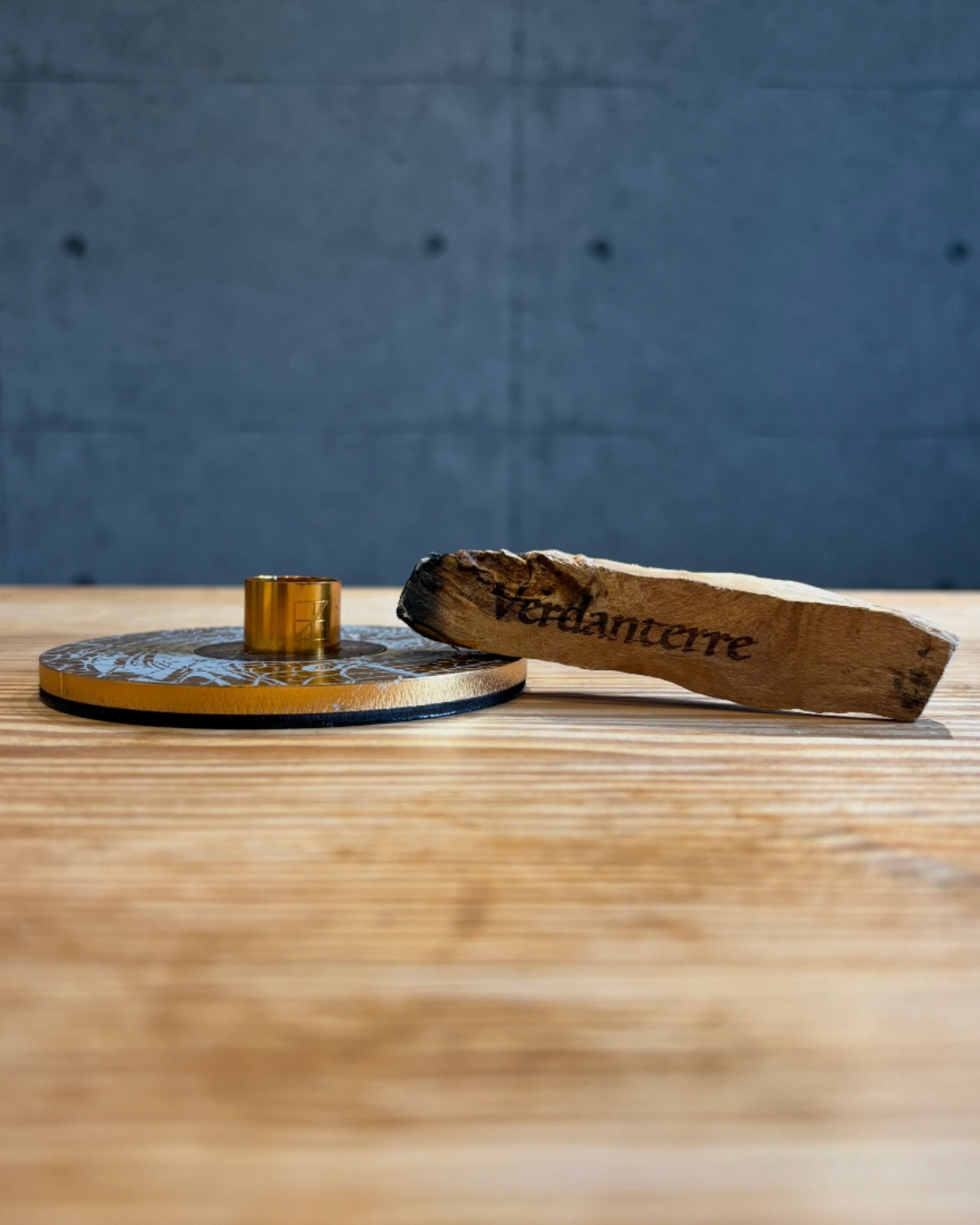 PALO SANTO HOLDER (Gold) – KALON DESIGN STUDIO